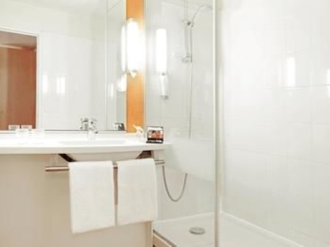 IBIS PARIS 17 CLICHY-BATIGNOLLES