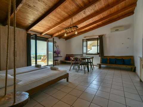 Iraklis Apartments
