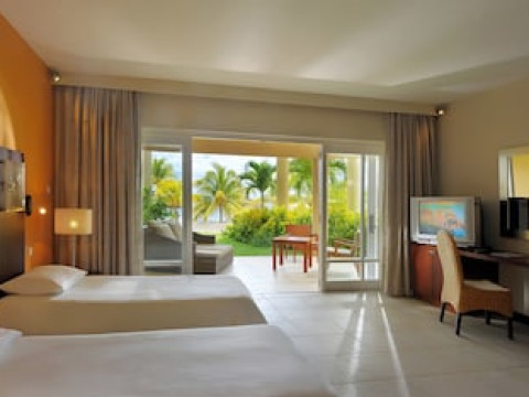 VICTORIA BEACHCOMBER
