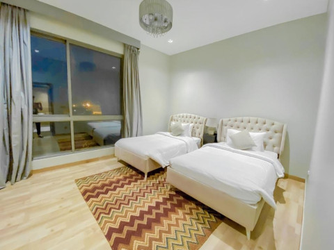Dragon Hotel & Resort, Amwaj Island