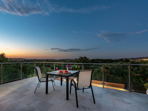BEAUTIFUL HOUSE WITH PRIVATE POOL, PRIVACY AND SEA VIEW, NEAR Z