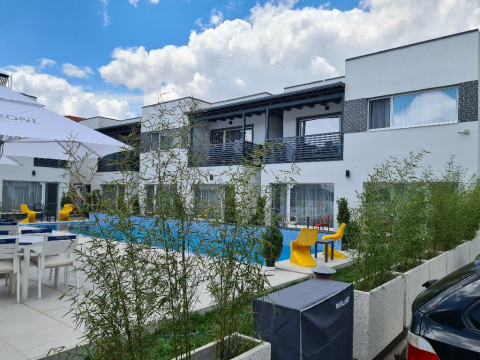 BUNGA BUNGA RESORT.