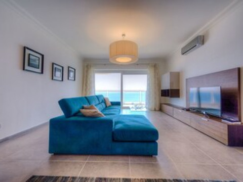 SEAFRONT LUXURY APARTMENT WITH POOL