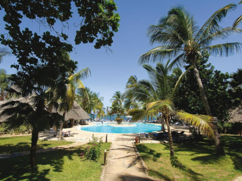 Sandies Tropical Village and Safari Tsavo Explorer RO