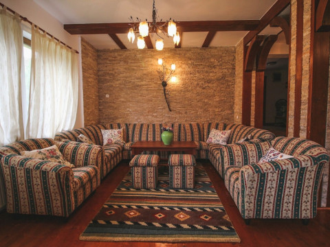 THE HOLIDAY HOUSE
