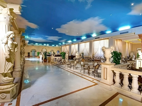 Titanic Palace Resort