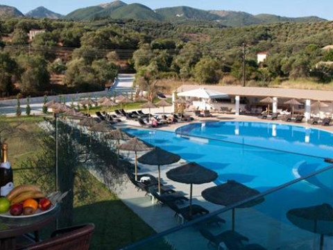 Ninos Laguna Holiday Resort