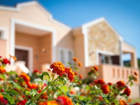 LEONE LUXURY VILLAS