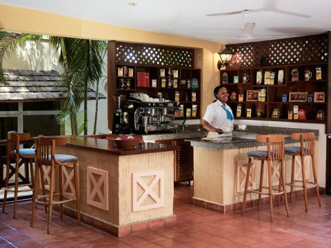 Neptune Beach Resort and Safari Tsavo Explorer RO