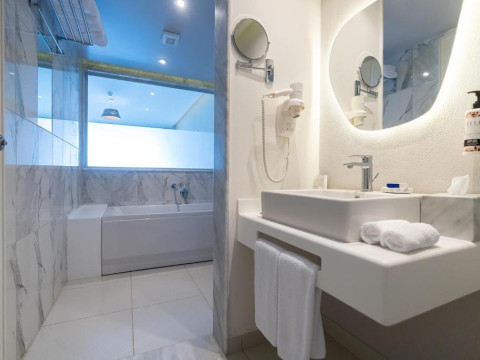Casa Blue Resort & Spa