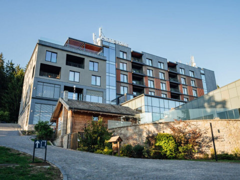 PEAKTURE HOTEL