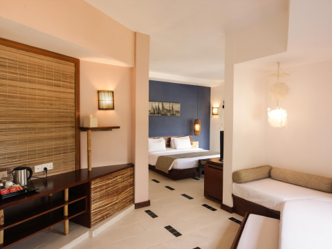 LAGUNA BEACH HOTEL & SPA