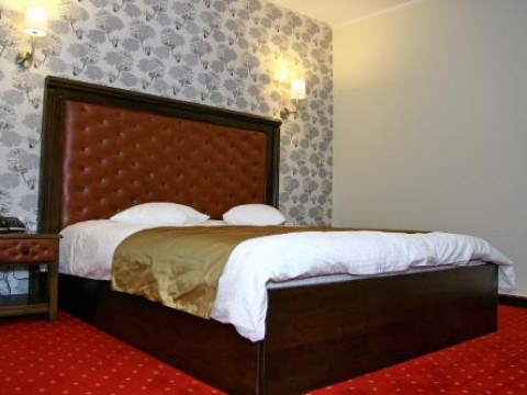 CITY HOTEL