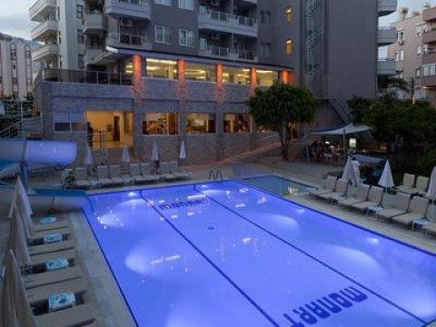 MONART CITY HOTEL