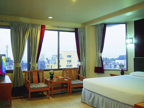 Sunshine Hotel & Residences