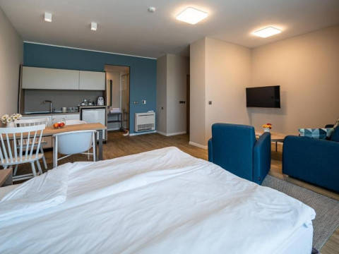 ROMANCE FAMILY SUITES