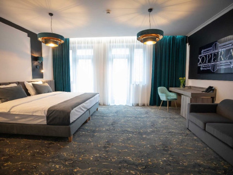 HOTEL OPERA.