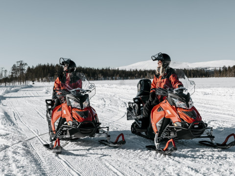 Charter Laponia Hotel Posti Boutique Rovaniemi si Design Hotel Levi 
