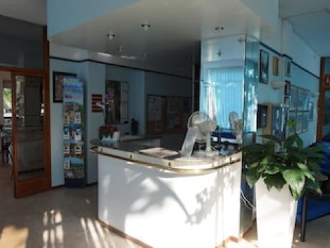 HOTEL CARAVAN