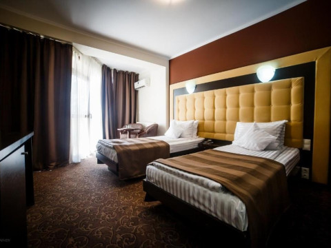 HOTEL OZANA
