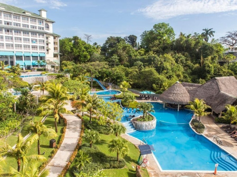 Combo Gamboa Rainforest Resort si Gran Evenia Bijao Beach Resort 