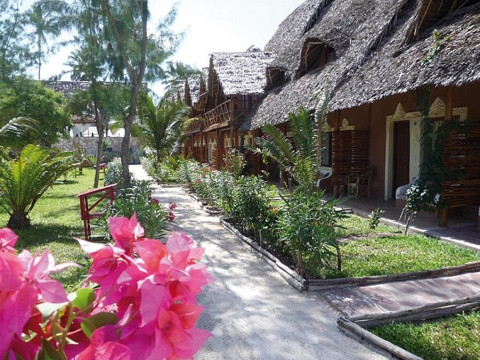 SAMAKI LODGE