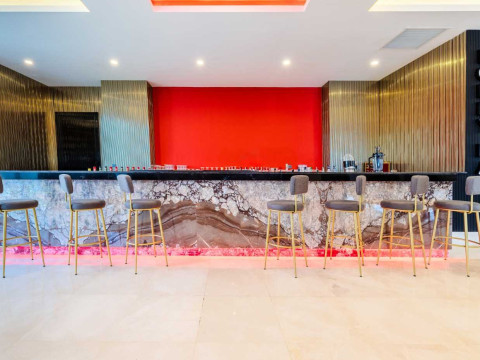 Granada Luxury Red