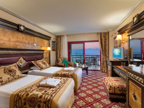 CLUB HOTEL SERA