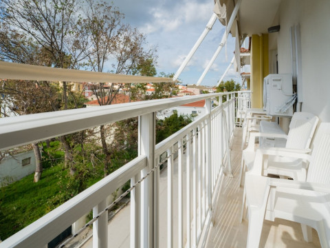 SUMMERY HOTEL