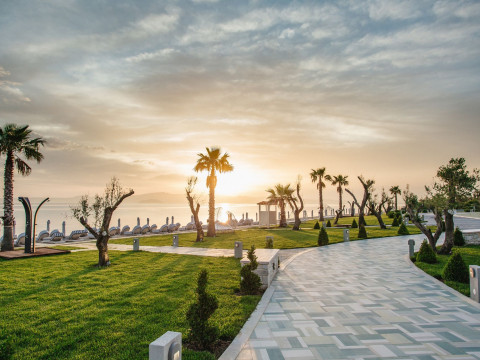 Blue Carpet Luxury Suites Halkidiki