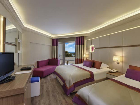 DELPHIN BOTANIK HOTEL
