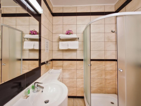 HOTEL OZANA