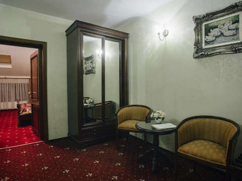 Capitol Hotel