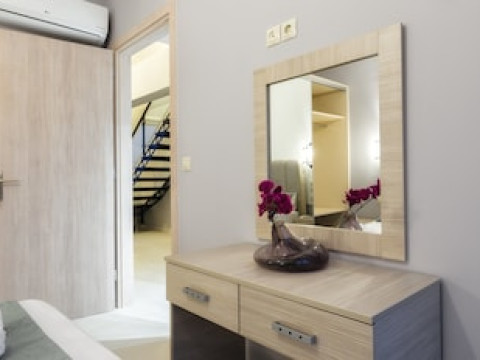 PEARL LUXURY LIVING