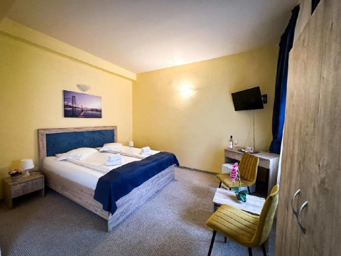 HOTEL PIN