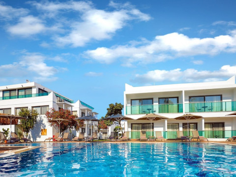 YALIPARK BEACH HOTEL