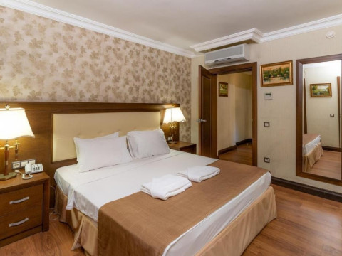 Latanya Park Resort