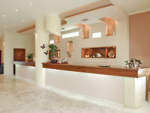 Belussi Beach Hotel & Suites