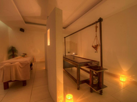 GOLDEN LOTUS HOTEL