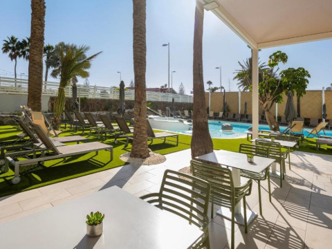 LIVVO Anamar Suites