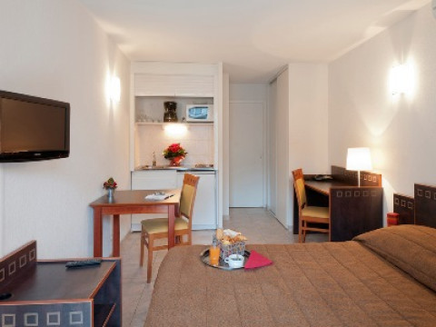 ADAGIO ACCESS ACROPOLIS