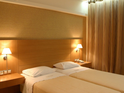 DEVES HOTEL