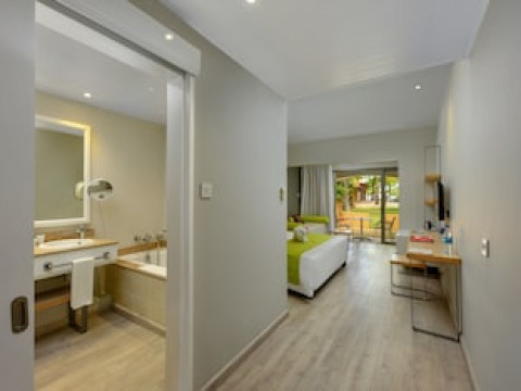 MAURICIA BEACHCOMBER