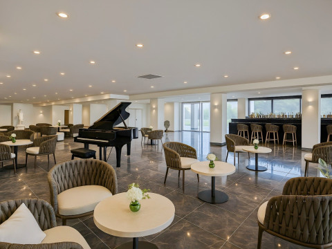 Radisson Paradise Beach Resort
