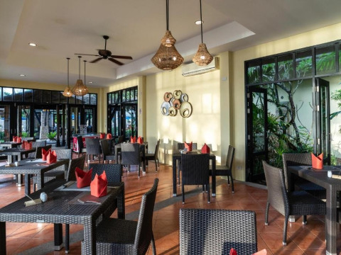 The Sun Club Khao Lak