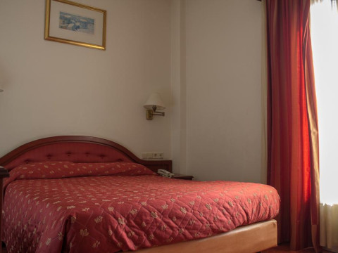 ART PYTHIA HOTEL