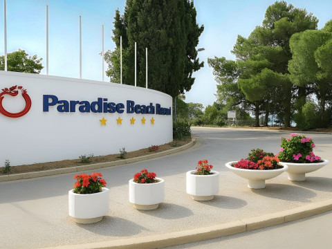 Radisson Paradise Beach Resort