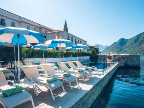 Heritage Grand Perast