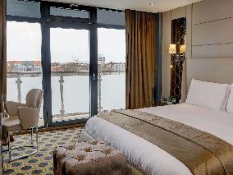 BW Signature Collection Putney Hotel