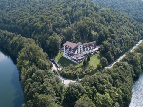 HOTEL VALEA CU PESTI